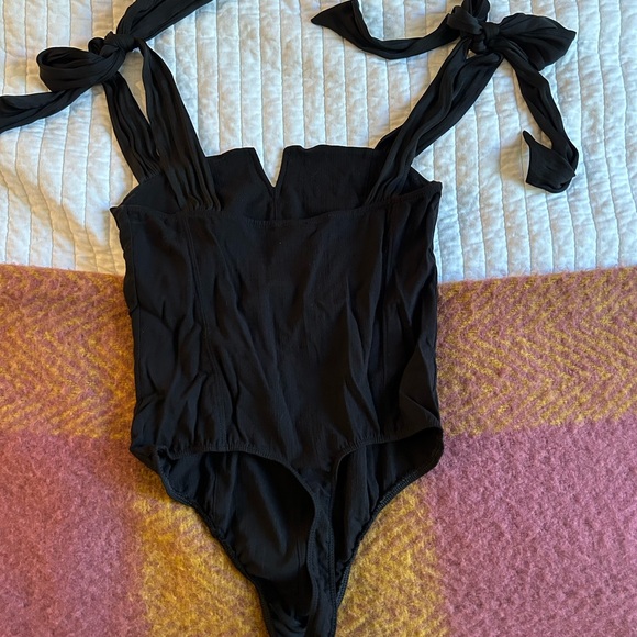 Free people black adjustable tie straps bodysuit size small - Picture 4 of 4